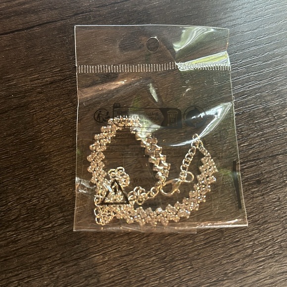 Women’s Anklet (Fashion) (Silver Color) (Ankle Bracelet) (Foot Jewelry) - Picture 3 of 4